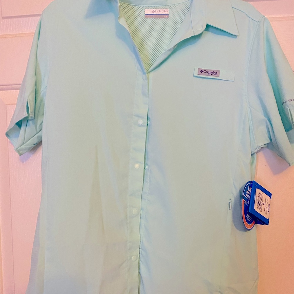 NWT Columbia PFG button down short sleeve shirt. Size Med - cool blue color